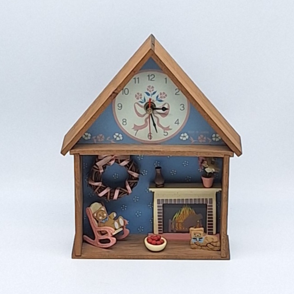 Vintage Wooden Mantle/Table‎ Top Dollhouse Clock